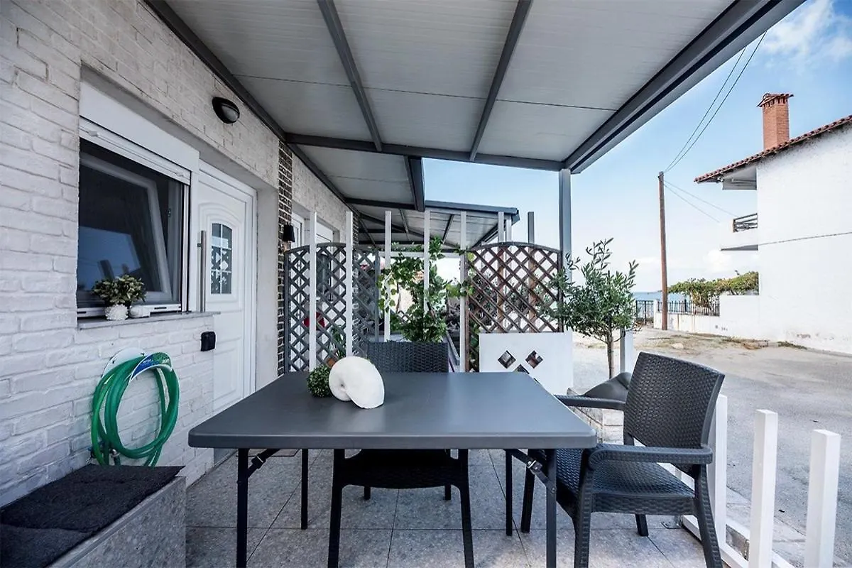 Nyaraló House By The Sea Suite 2 Szkála Fúrkasz